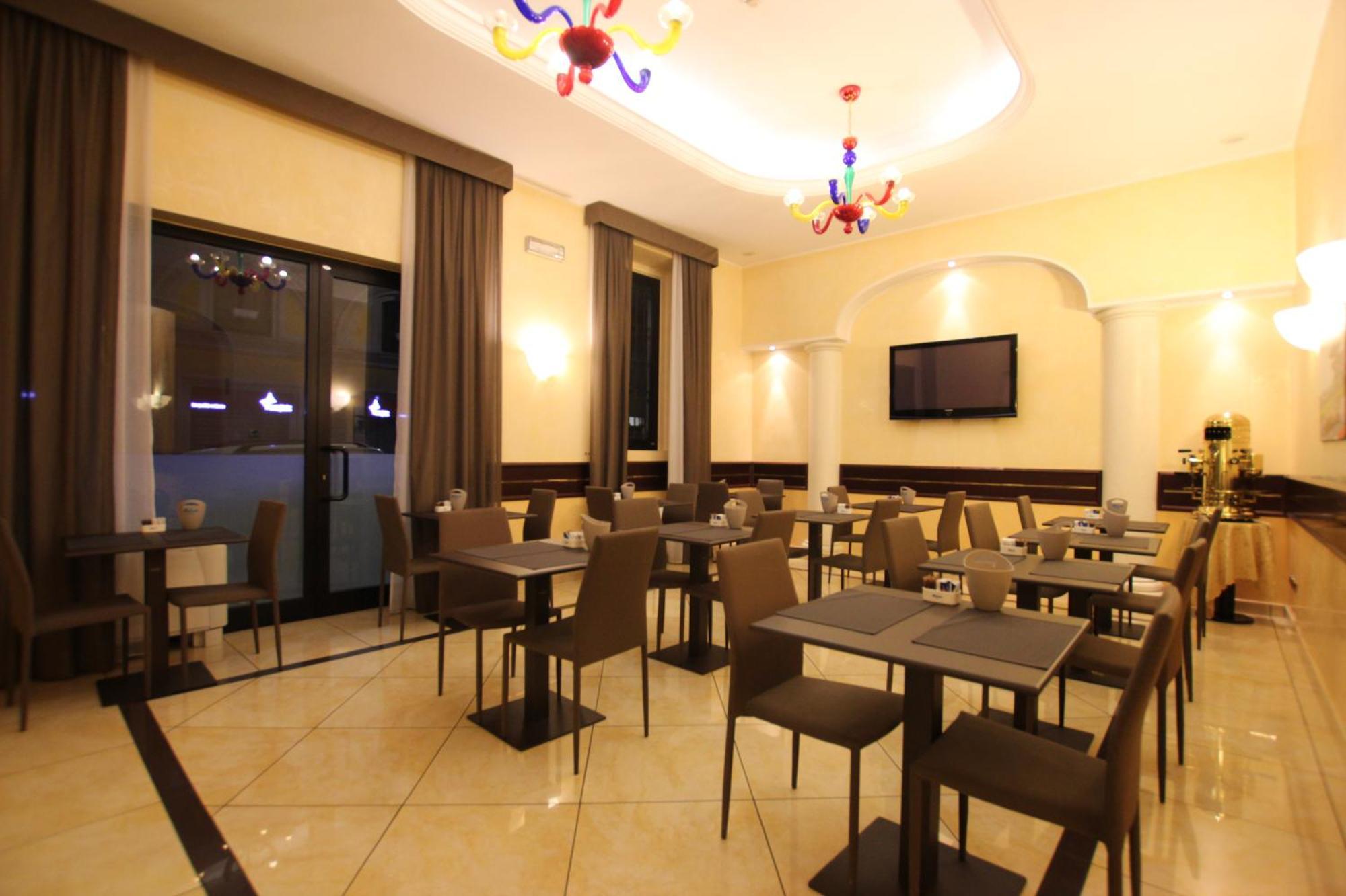 מילאנו Mokinba Hotels Baviera מראה חיצוני תמונה