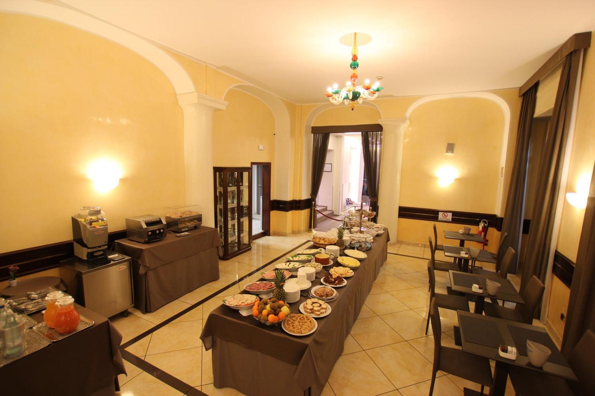 מילאנו Mokinba Hotels Baviera מראה חיצוני תמונה