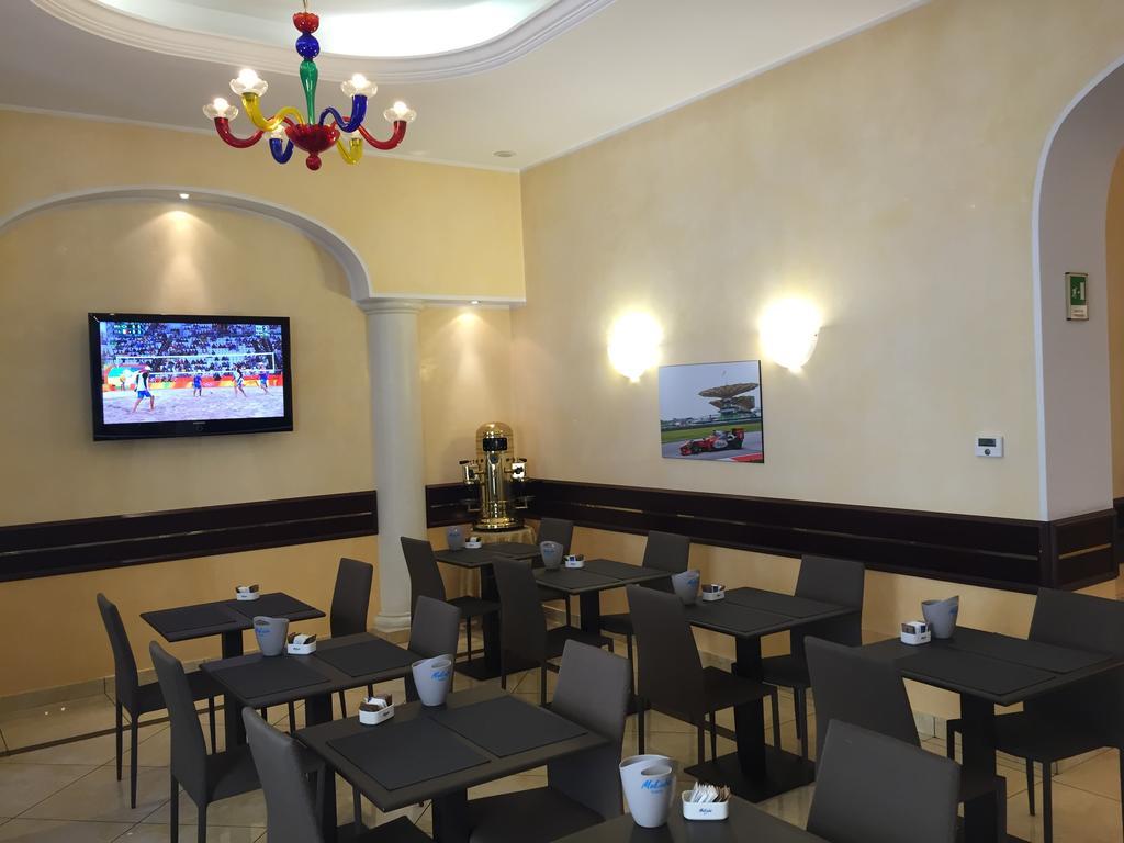 מילאנו Mokinba Hotels Baviera מראה חיצוני תמונה