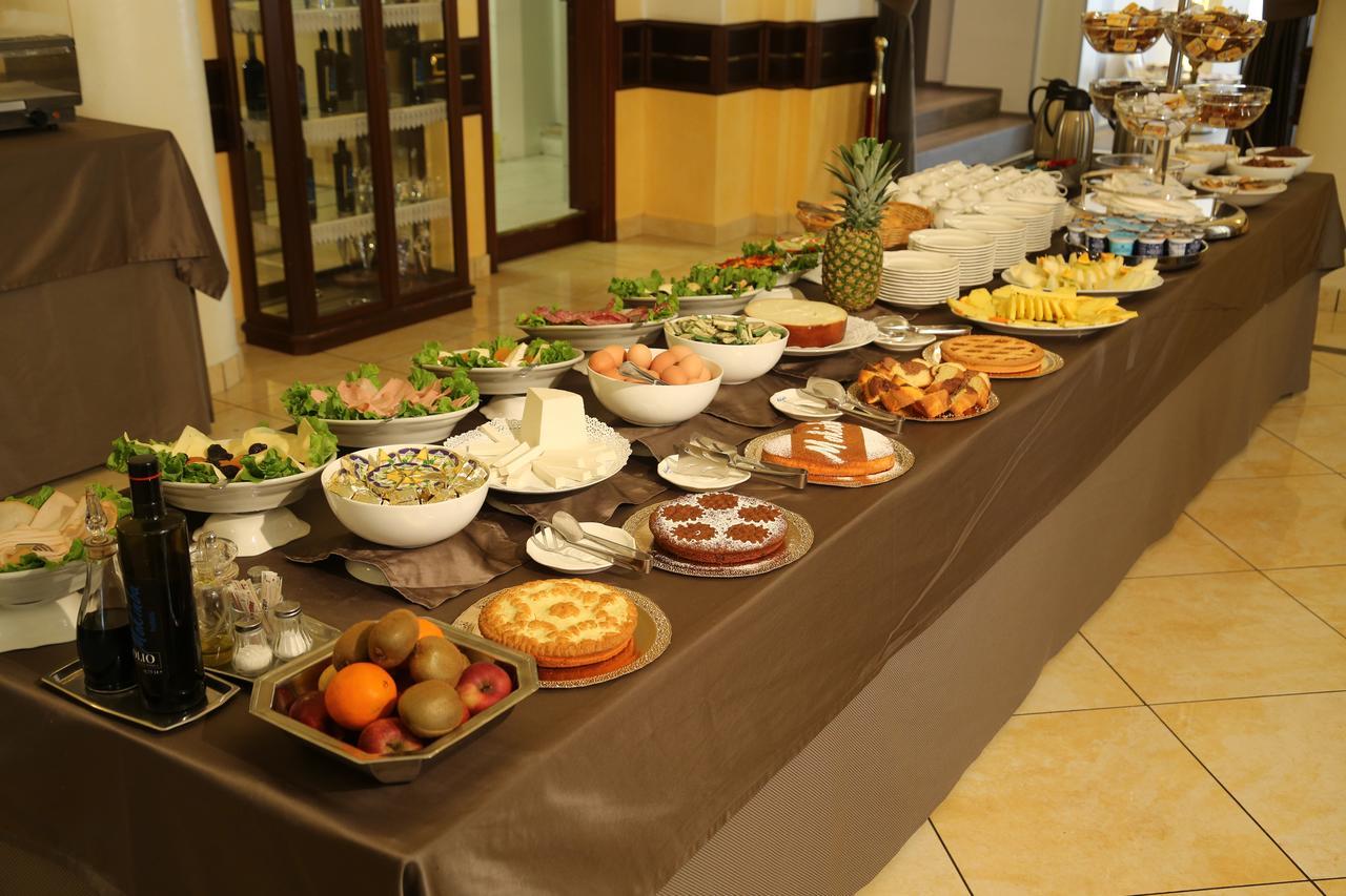 מילאנו Mokinba Hotels Baviera מראה חיצוני תמונה